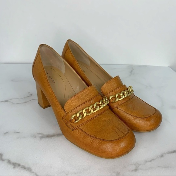 Tahari Chunky Heel Gold Chain Lulu Caramel Brown Loafers 9 - Picture 1 of 10